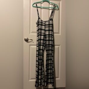 Love Nation Women’s Large Flared Leg Plaid Black White Overalls Jumpsuit